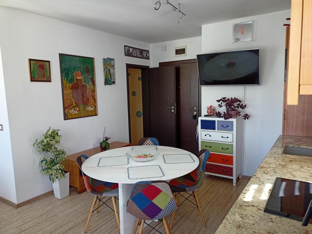 Bright Apartment At A Great Location Sofia Exterior photo